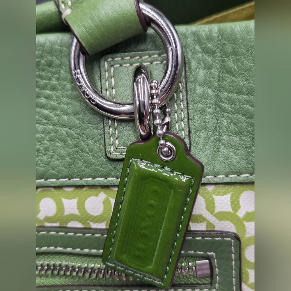 COACH Penelope Pebbled Leather In Excellent Condition With Orig Satin Dust Bag